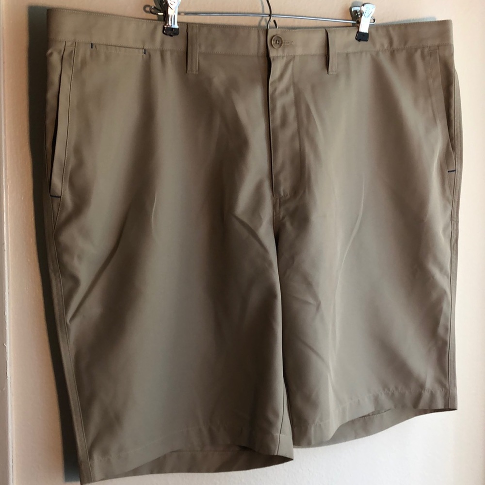 NWT Seapointe athletic/casual shorts Khaki 44